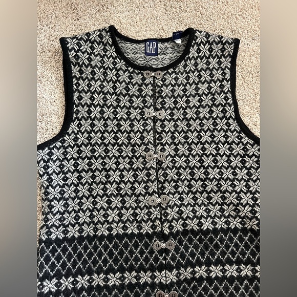 GAP Black and White Knit Vest size large 100% wool - Picture 2 of 5
